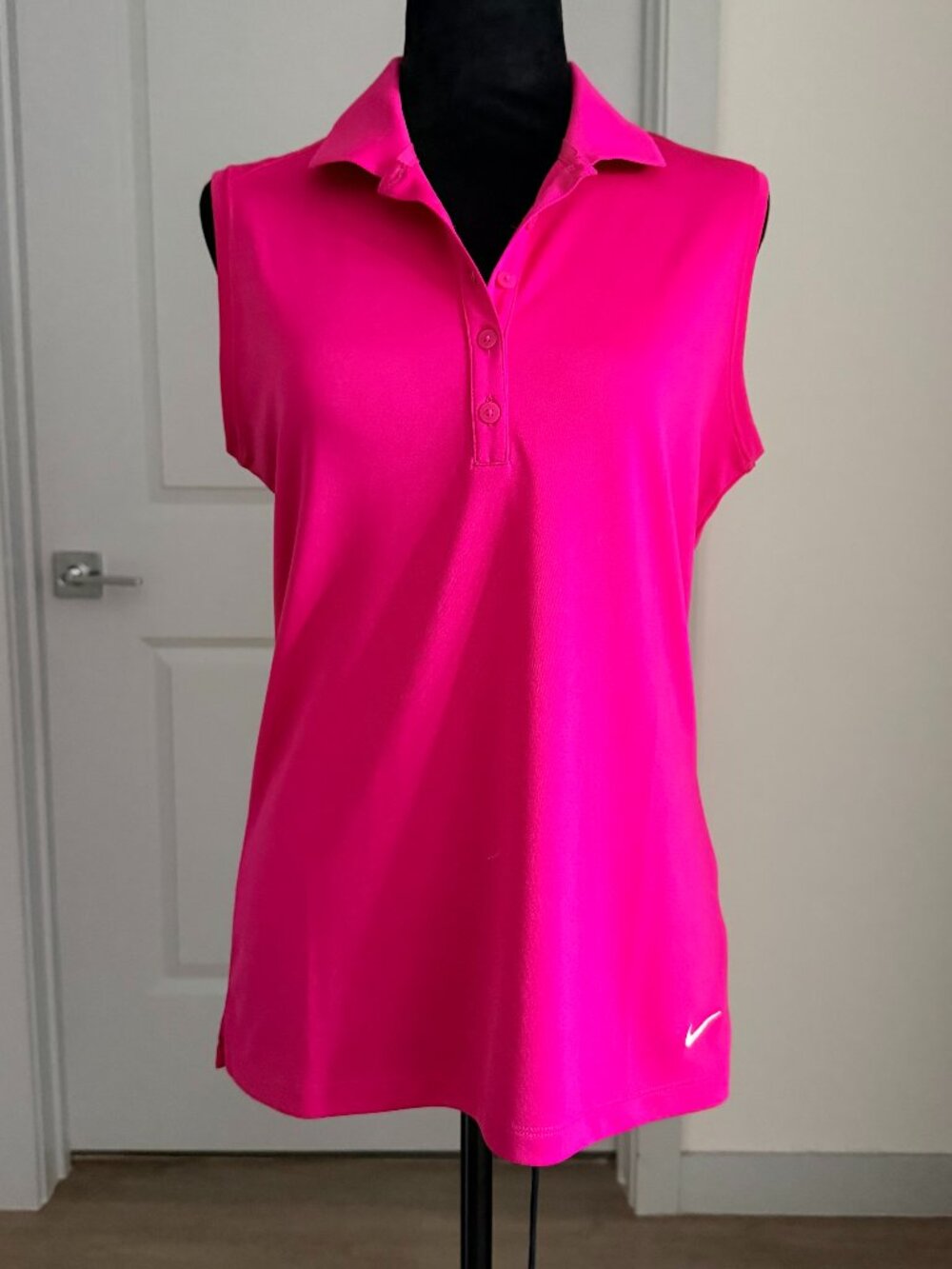 NWT Nike Golf Wms Dri-Fit Tour Performance Sleeveless Polo Shirt Berry Pink M